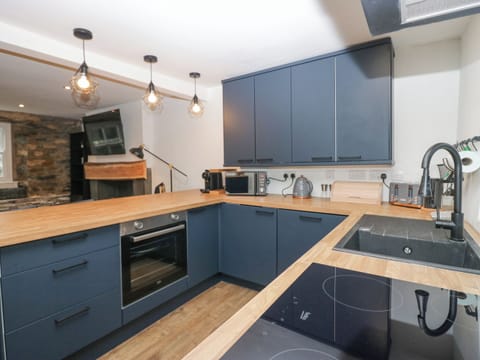 Fridge, dishwasher, electric kettle, toaster