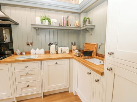 Fridge, dishwasher, electric kettle, toaster