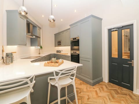 Fridge, dishwasher, electric kettle, toaster