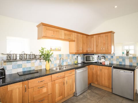 Fridge, dishwasher, electric kettle, toaster