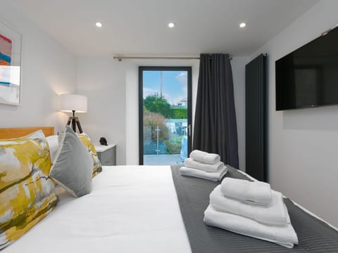 3 bedrooms, WiFi (free), individually decorated, individually furnished