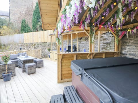 Cottage | Outdoor dining