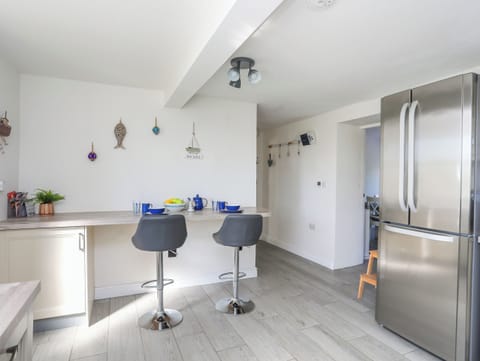 Fridge, dishwasher, electric kettle, toaster