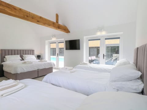 4 bedrooms, WiFi (free), individually decorated, individually furnished