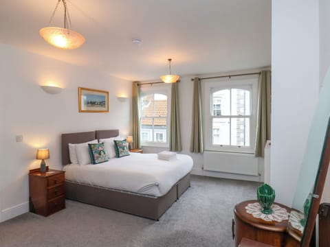 3 bedrooms, individually decorated, individually furnished, free WiFi