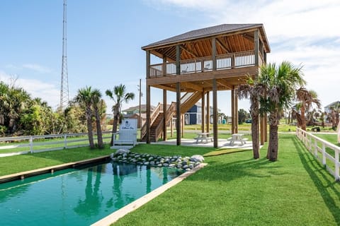 House, 2 Bedrooms | Pool