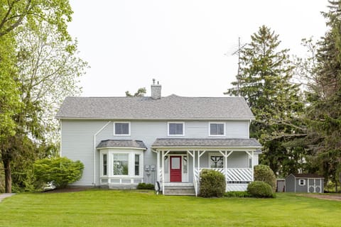 Welcome to West Lake Cottages Highway House