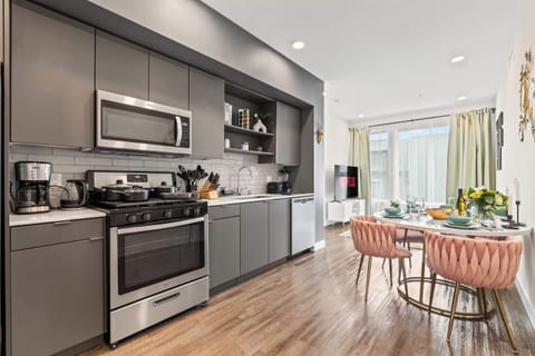 Chef-inspired layout combining functionality with contemporary design - where every detail is crafted for comfort.