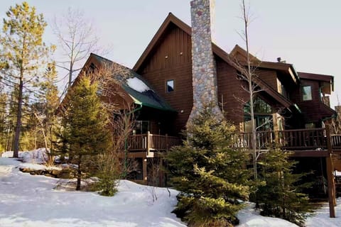 650 Moose Mountain Drive