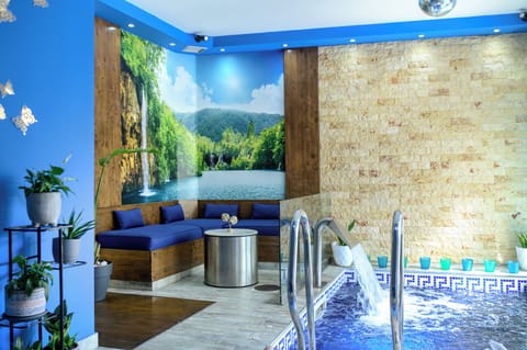 Suite, Mountain View | Jetted tub