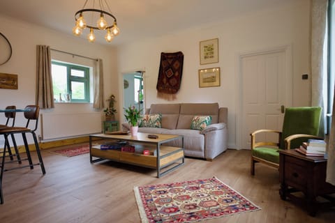 Cottage | Living area