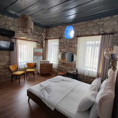 Deluxe Room, Non Smoking, City View | Soundproofing, free WiFi