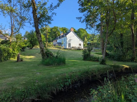 Cottage | Property grounds