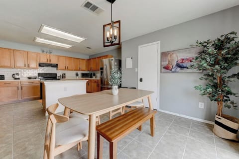 Simple and modern table space