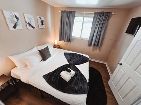 Family House, Garden View | 5 bedrooms, WiFi (free)