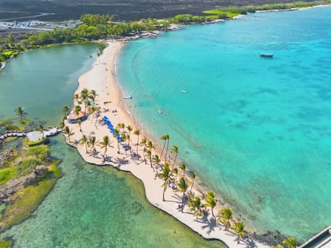 Anaehoomalu Bay