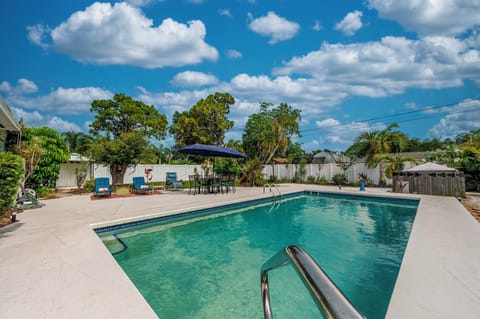 Bradenton Vacation Rental | 3BR | 2BA | 1,750 Sq Ft | Step-Free Entry