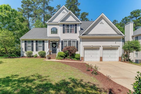 Holly Springs Vacation Rental | 4BR | 2.5BA | 2,700 Sq Ft | 5 Steps Required