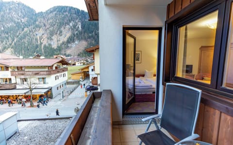 Standard Double Room, Balcony | Room amenity