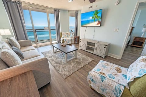 Amazing Living Room with Views of the Ocean!