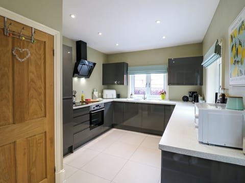 Fridge, microwave, dishwasher, toaster