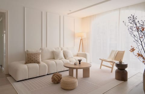 Superior Apartment, City View | Living area