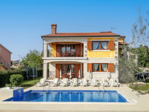 Swimming Pool, Residential Area, House, Home, Resort, Human Settlement, Door, Estate, Villa, Cottage