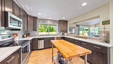 Gorgeous remodeled kitchen