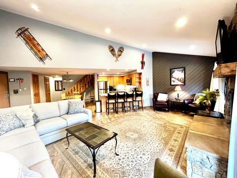 Open floor plan, plenty of room for your group to gather.