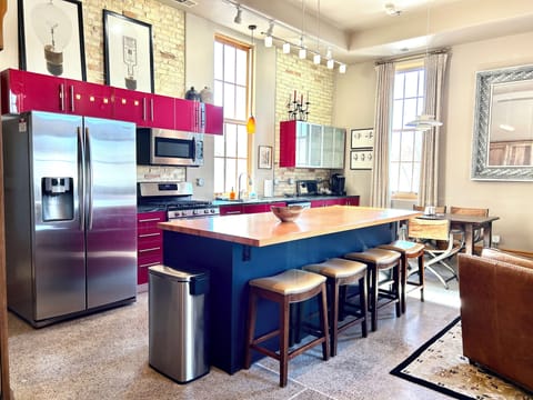 Plenty of seating here!