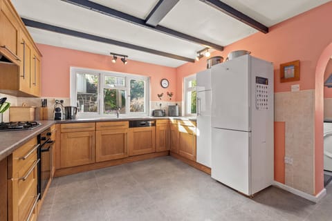 Saundersfoot, Sea Views, with Parking