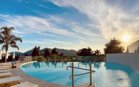 Seasonal outdoor pool