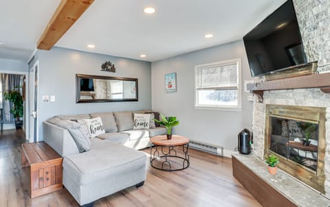 Long Pond Vacation Rental | 6BR | 3.5BA | 3,276 Sq Ft | 6 Steps Required