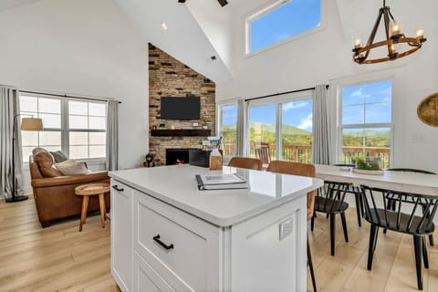 Well equipped kitchen and ample seating to entertain