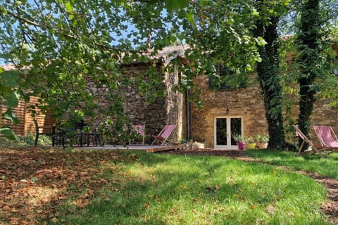 Access from the garden in spring and summer