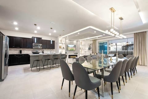 House, Multiple Beds, Patio, Garden View (2231LC WIR) | Dining