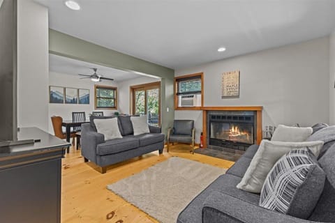 Stowe 3BR Retreat Near the Slopes & Town (6283)