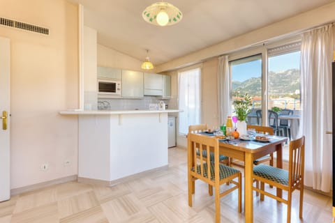 Kitchen and dining area