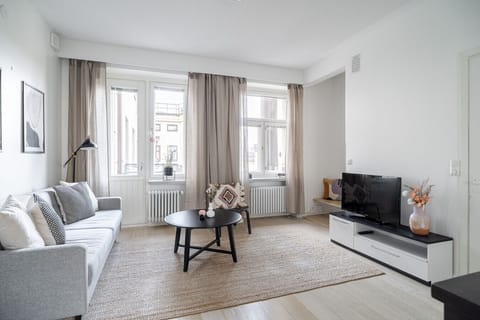 `Penthouse`  is a modern one-bedroom apartment located in the very heart of Tampere downtown next to Park Koskipuisto and Tammerkoski rapids.
