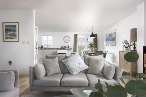 The sofa with views to the kitchen - Una 69