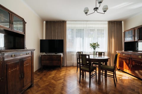 Apartment, Garden View | 1 bedroom, iron/ironing board, cribs (surcharge), WiFi (free)