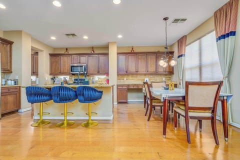 Kitchen/Dining Seating