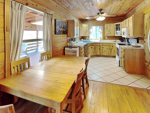 Dining - Seating For 6 - Second Floor