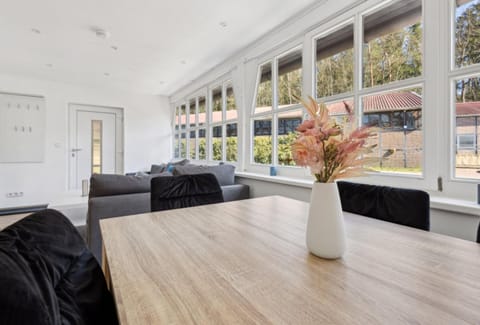 Apartment | Dining