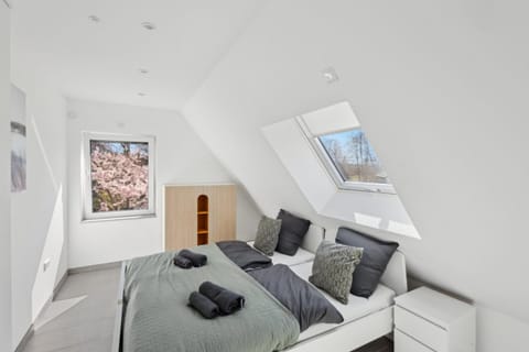 Apartment | 2 bedrooms, individually furnished, bed sheets