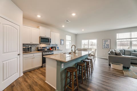 Kitchen | 1st Floor | Keurig/Drip Coffee Maker | Air Fryer | Cooking Basics