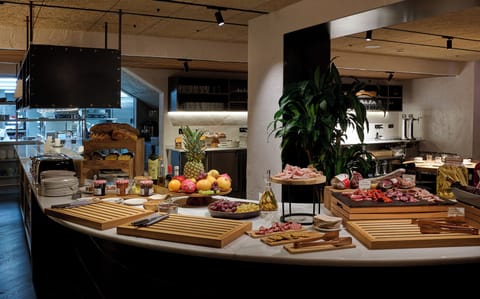 Daily buffet breakfast for a fee