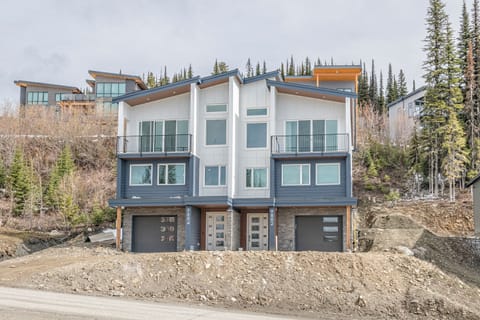 Exterior - Full Duplex 