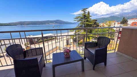 Deluxe Triple Room | Terrace/patio