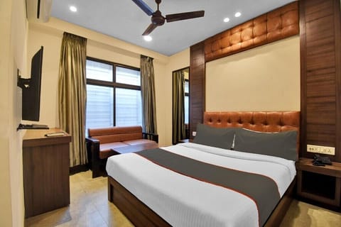 Deluxe Double Room, City View | Soundproofing, free WiFi